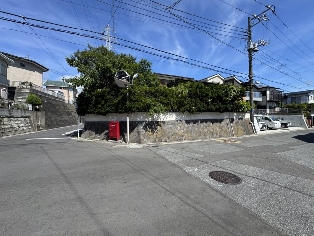 閑静な住宅地内。