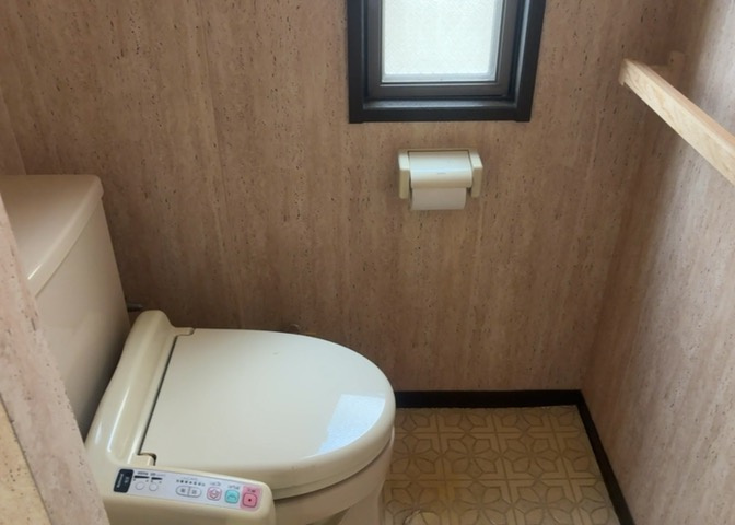 トイレは大きさや形、機能、抗菌性などが異なる多種多彩なタイプが各メーカーから出ています。それぞれに良さがあるため、事前にどういったタイプのトイレがいいのかをご家庭内で決めて、内見に行くといいでしょう。