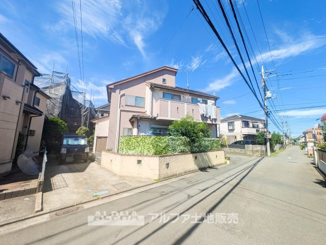 【Sunny　House】◆陽当たり良好◆明るさを取り込みやすい戸建住宅。南東側約5.07mの公道に面し、落ち着いた住環境が広がります。