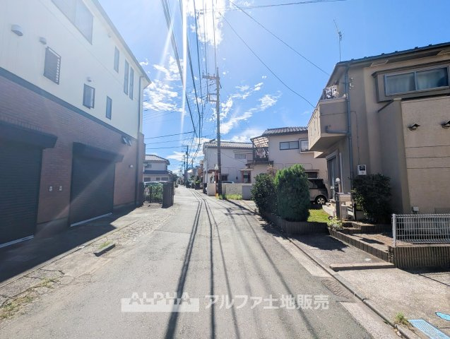 【My　Home】◆3LDK住宅◆約18帖のLDKと3つの洋室を備えた住まい。縦列2台分の駐車スペースも確保されています。