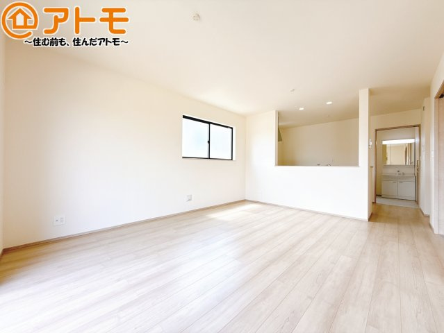 家族団らんのイメージは、リビングを思い浮かべませんか？リビングこそ広々としたお部屋が良いですね♪