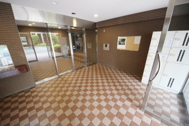 徒歩10分圏内に小中学校・コンビニ・スーパーなど