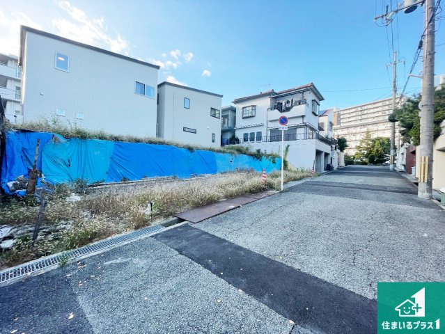 周辺は落ち着いた街並みの住宅地！子育てがしやすい住環境です！