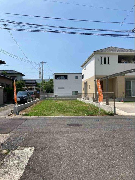 【神田町三丁目の前面道路含む現地写真】