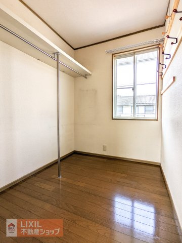 2階に大容量のウォークインクローゼットがあります♪
