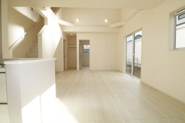 【郡山市芳賀３丁目　　　７号棟　　　芳賀小学校、郡山第４中学区の居間】