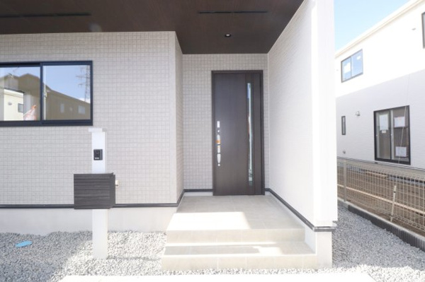 【郡山市芳賀3丁目 7号棟 芳賀小学校、郡山第4中学区の玄関】