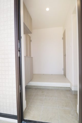 【郡山市芳賀3丁目 7号棟 芳賀小学校、郡山第4中学区の玄関】