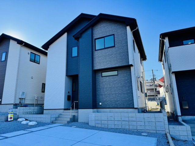 ～八王子みなみ野駅徒歩10分　太陽光パネル設置　住環境の整った一戸建て～
