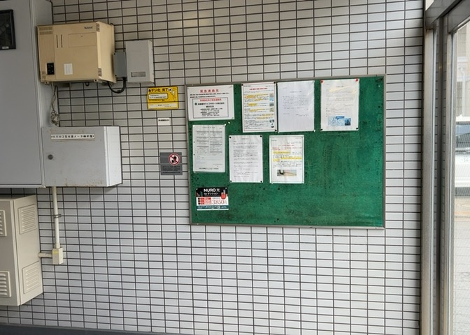 ラウンジは、マンションの共用スペースに椅子やテーブルなどを配置した利用者が寛げる空間です。屋内型ラウンジと屋外型ラウンジがあります。共用部分の管理状況と合わせて、詳細については現地でご確認ください。