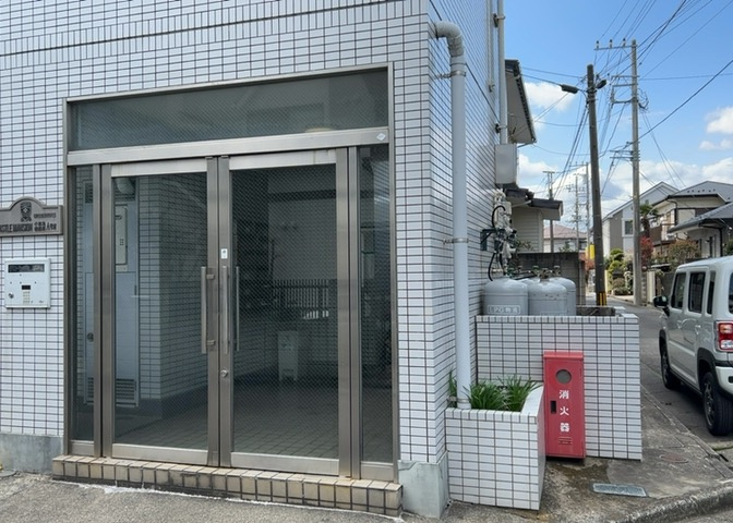 隣家の土地はどうなっているのか、生活利便施設が近くにあるのか、学校まで近いかなど、お客様のライフスタイルにあわせたイメージが重要です。また、近くにあると困る施設が近くにないかも確認するといいでしょう。