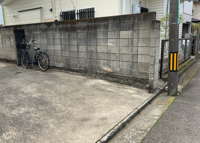 駐車場と明記されていても、最小スペースでつくられた駐車場だと大型車は駐車できなかったり、出入りしにくくなったりする可能性があります。お車のサイズと購入したい物件の駐車場のサイズを現地で確認しましょう。