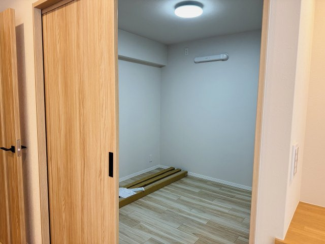 ～キッチン脇にある4.6帖の洋室です～　