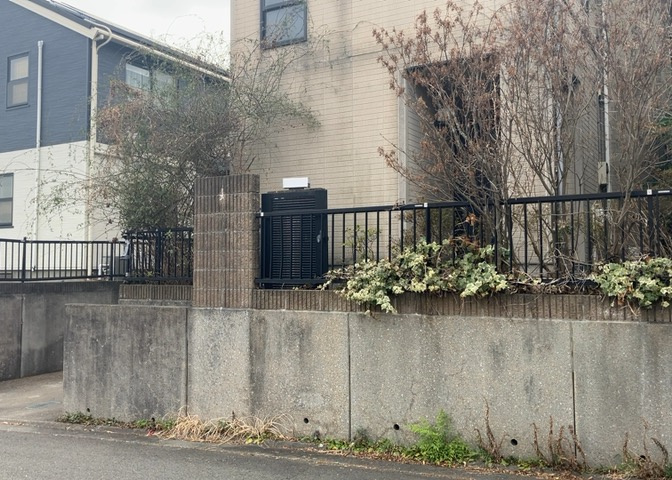 隣家の土地はどうなっているのか、生活利便施設が近くにあるのか、学校まで近いかなど、お客様のライフスタイルにあわせたイメージが重要です。また、近くにあると困る施設が近くにないかも確認するといいでしょう。