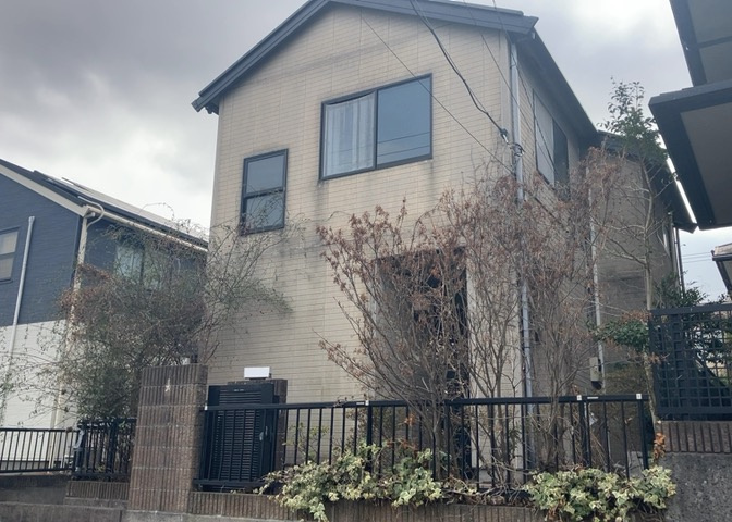 東側道路の場合は居室を南向きに設計しやすいため、朝日が入りやすいというメリットがあります。一方、西側道路も東側同様に居室を南向きに設計しやすいのですが、住宅地だと朝日が入りにくいという弱点があります。