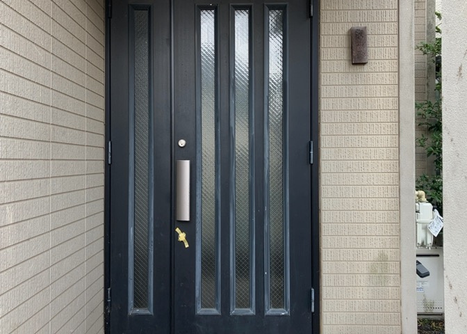 玄関は家の顔と言っても過言ではありません。現地を見学する際は玄関の広さや全体のバランスなどを見てみるといいでしょう。一般的なアプローチのしやすさだけではなく、お年寄りにも優しい設計のものだと安心です。