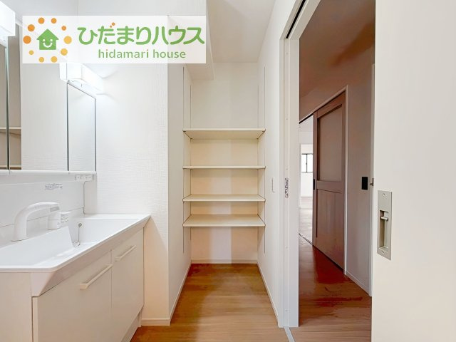 洗面所のリネン庫はタオルや肌着類などの収納に便利です！！