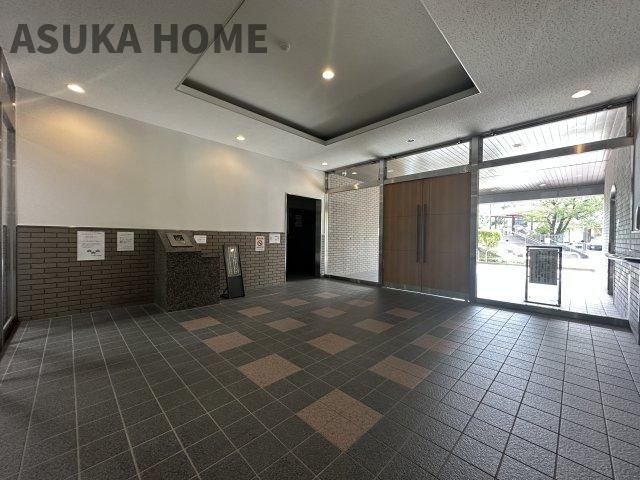セキュリティー面でも安心のオートロックを完備です。