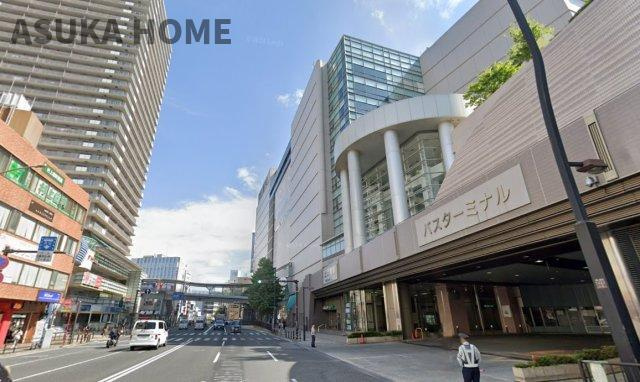京急本線「上大岡」駅が最寄り駅になります。