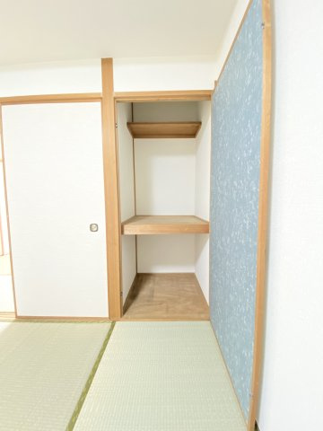 北側和室収納
