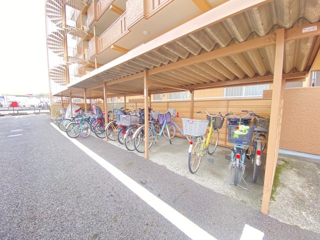 屋根付き駐輪場