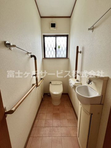 ゆったりとした空間のトイレです