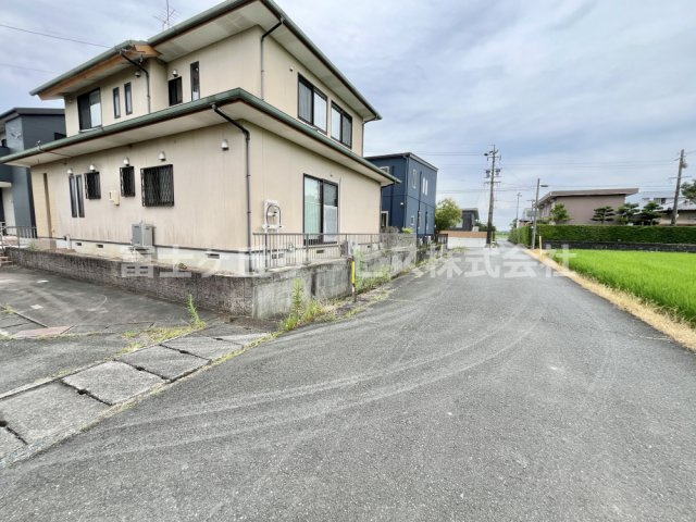 前面道路含む現地写真です