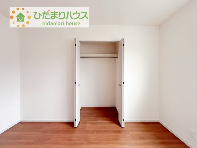 ハンガーパイプ付でお洋服の出し入れもラクラクです！