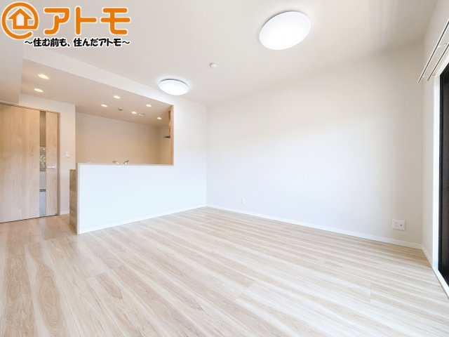 家族団らんのイメージは、リビングを思い浮かべませんか？リビングこそ広々としたお部屋が良いですね♪