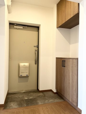 収納力のあるシューズボックスを新設。すっきりとした玄関で気持ちよくお出迎えします。