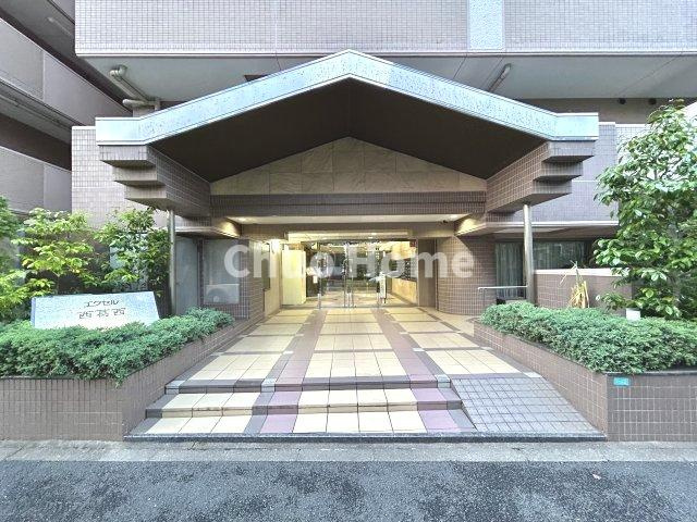 【エントランス】マンションのエントランスは、その物件の印象を決める、顔とも言える場所です。毎日通る場所ですからきれいなのが一番です。