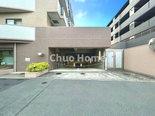 【敷地内駐車場】最新の空き状況や費用などの詳細は担当スタッフまでお問い合わせください。