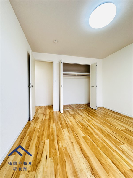 スカイタウン寺塚25号棟の洋室