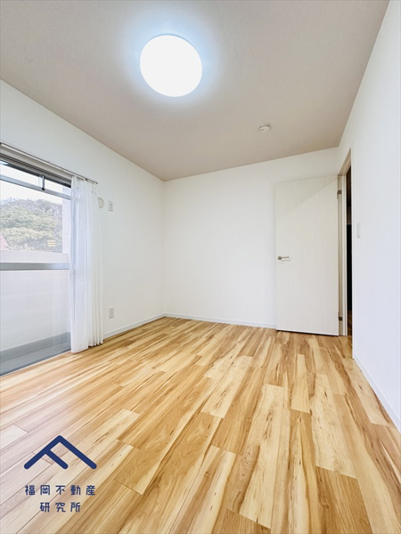 スカイタウン寺塚25号棟の洋室