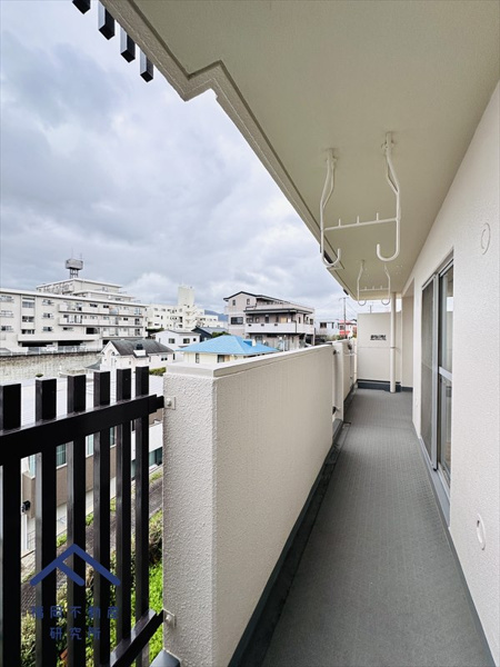 スカイタウン寺塚25号棟のバルコニー
