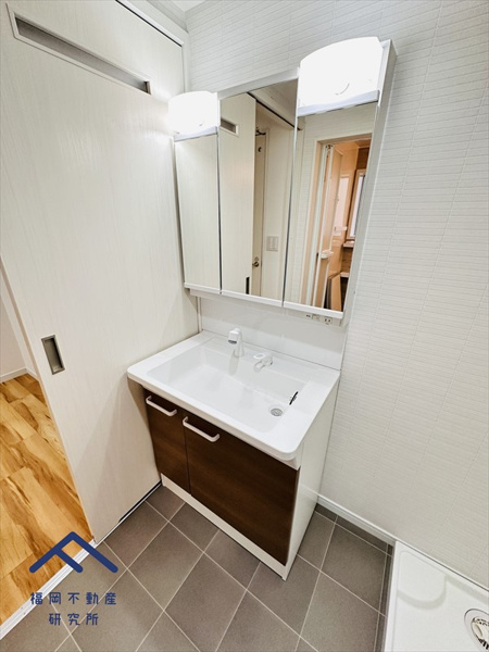 スカイタウン寺塚25号棟の独立洗面台