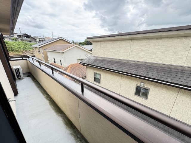 陽当たり良好なバルコニーです