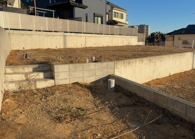 家を建てる前提で土地を探している場合、地盤の丈夫さは譲れない条件の一つです。地盤が脆弱だと追加工事が必要となります。また、過去に地盤沈下や液状化現象を起こした土地は、できるだけ避けた方がいいでしょう。