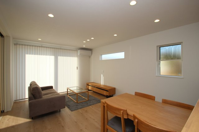 キッチンから部屋全体を見渡せる間取りで安心して家事が行える◎【プラン例】建物価格2040万円、建物面積98.55？