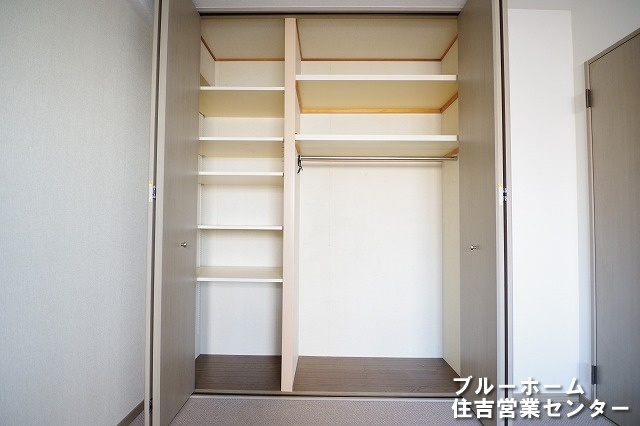 洋室にある収納です！