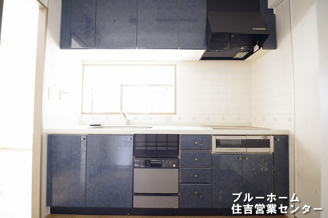 3口IH・食洗機等、設備充実のシステムキッチンです！