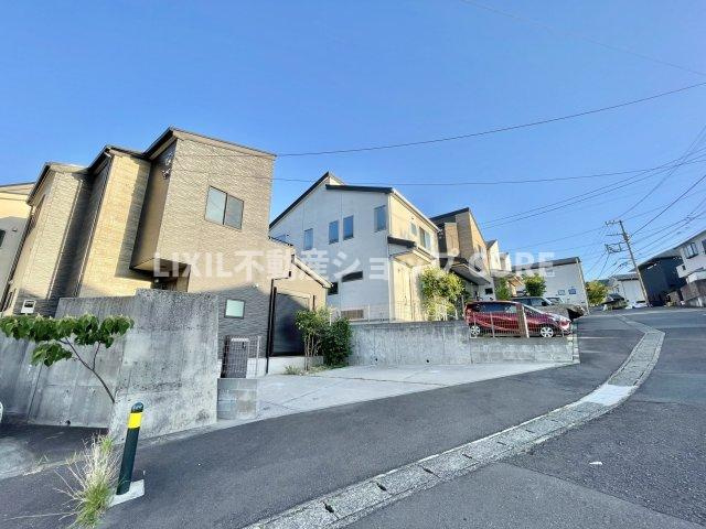 ご見学の際にはご自宅はもちろん、駅やご指定頂いた場所まで無料でお迎えに伺います！　