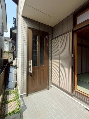 収納もある玄関です