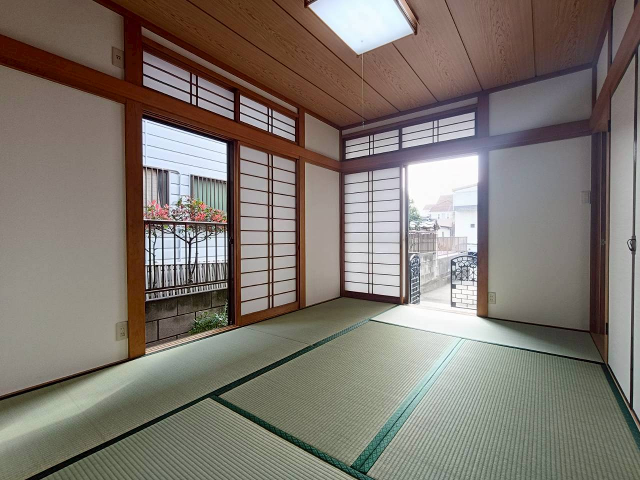 落ち着いた雰囲気の和室付きです