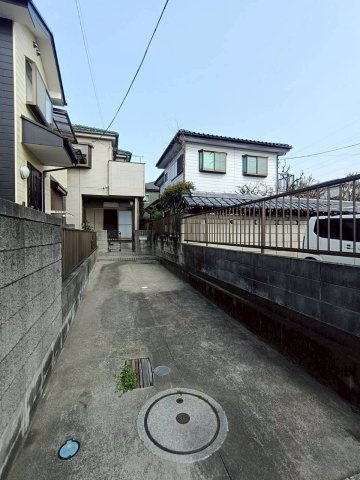 前面道路含む現地写真です