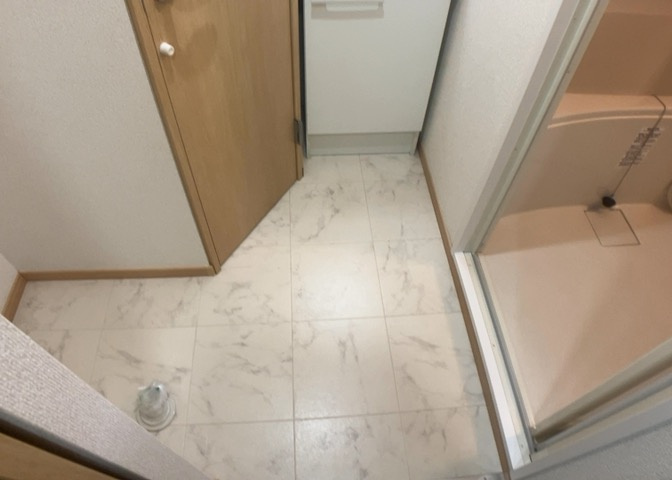 洗面脱衣所は「体を綺麗に整える場所」という目的と役割を持っています。そして便利で使い勝手のいい「体を綺麗に整える場所」にするためには、配置や動線、照明や収納計画をしっかりと検討しておく必要があります。