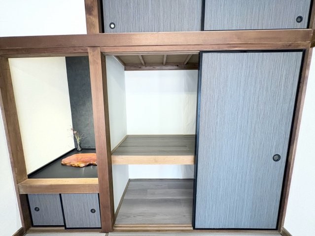 収納付きで、お部屋がすっきり片付きます。
