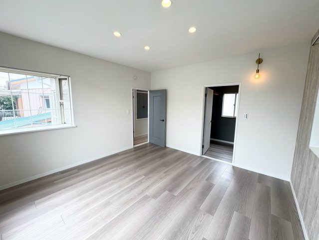洋室8帖　WIC付き！
