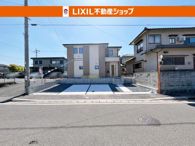 前面道路です。幅員約5.9ｍです。撮影4/11