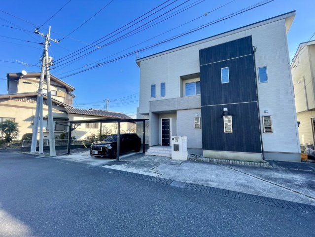前面道路含む現地写真です